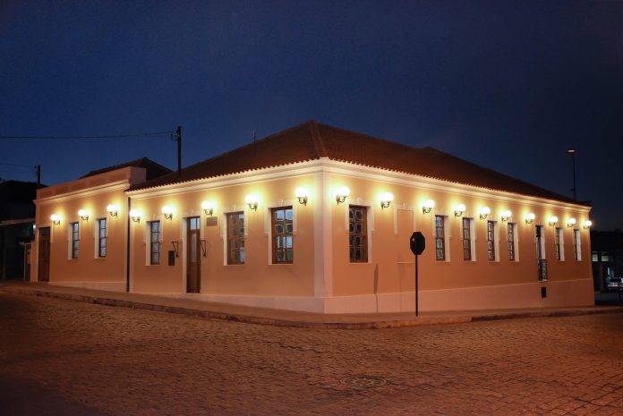 XXXVII SALÃO DE ARTES PLÁSTICAS “ENGENHEIRO JULIO CAPOBIANCO” EM ARCEBURGO XXXVII SALÃO DE ARTES PLÁSTICAS “ENGENHEIRO JULIO CAPOBIANCO” EM ARCEBURGO