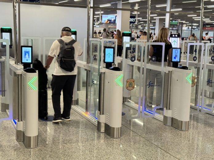 Nova tecnologia e-gate agiliza embarque e desembarque internacional no BH Airport Nova tecnologia e-gate agiliza embarque e desembarque internacional no BH Airport
